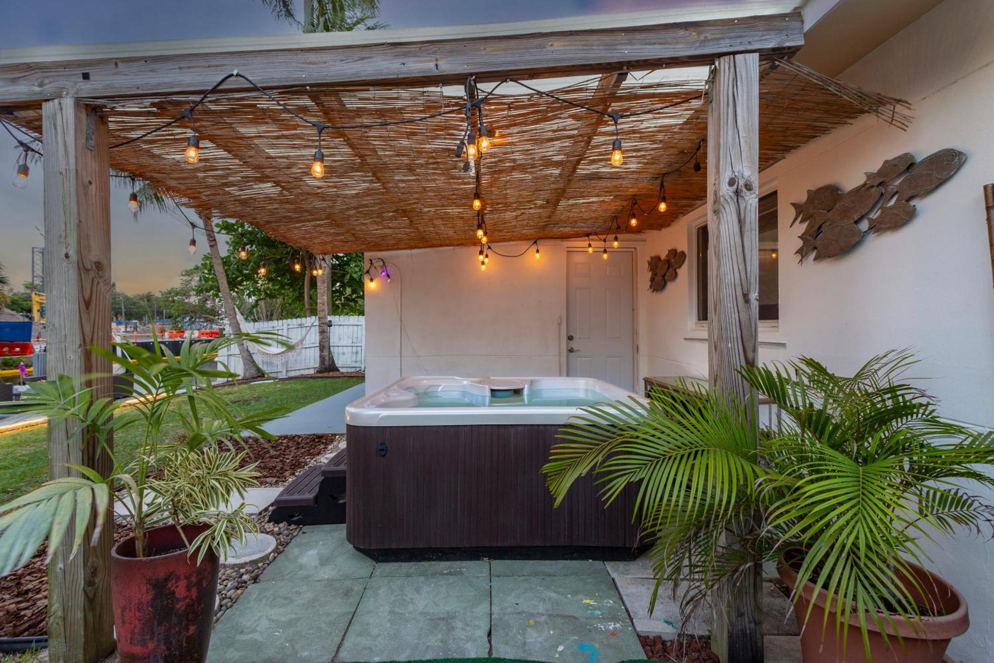 Riverwalk Villa I Private Dock & Hot Tub Форт-Лодердейл Экстерьер фото